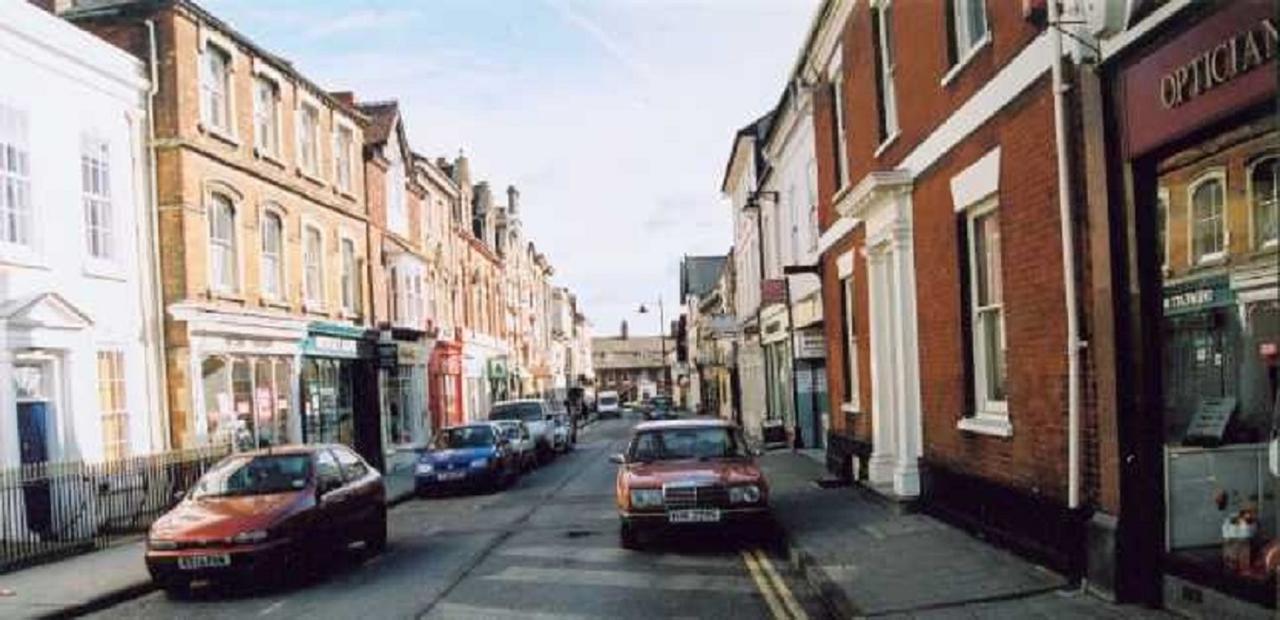 Ferienwohnung Swindon Old Town Duplex - Entercloud9Sa Exterior foto